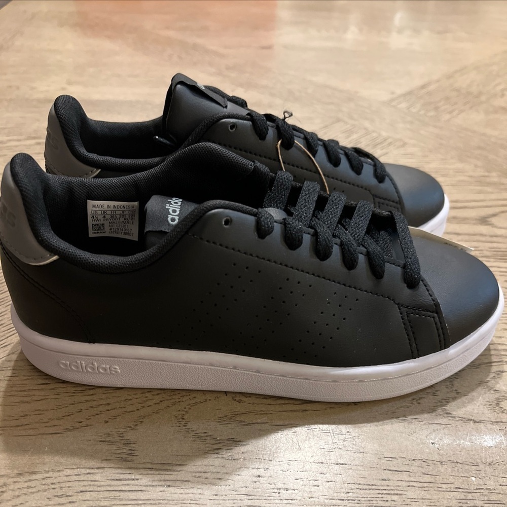 ADIDDAS Advantage Racquetball Shoe Size 4.5